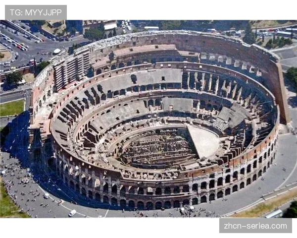 梅瓦竞技场建筑特色：四个独立看台通过玻璃覆盖相连