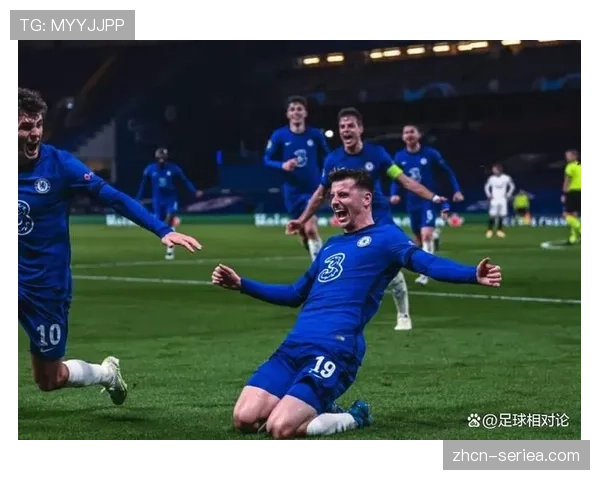 战术板：复盘勒沃库森如何通过高效的边中结合击穿密集防守